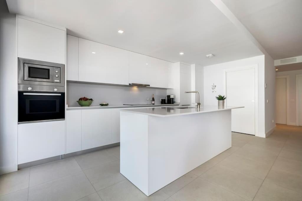 Amazing 4 Bedroom With Pools + Gym - Rdr269
